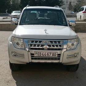 Mitsubishi Pajero 2014