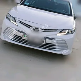 Camry fara cyra