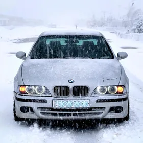 BMW E39 2000