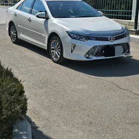 Toyota Camry 2017