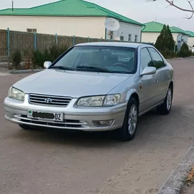 Toyota Camry 2001