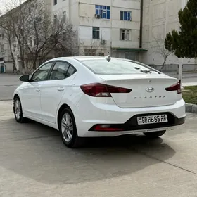 Hyundai Elantra 2019