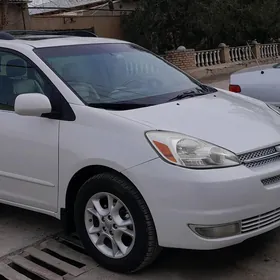 Toyota Sienna 2004