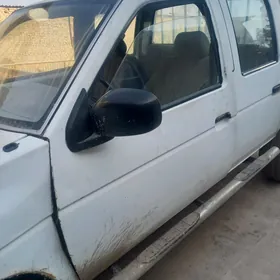 Nissan Navara 1992