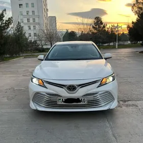 Toyota Camry 2018