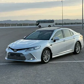 Toyota Camry 2022