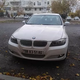 BMW 330 2011