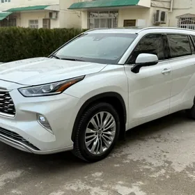 Toyota Highlander 2021