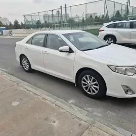 Toyota Camry 2013