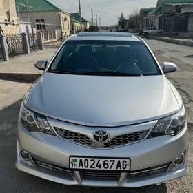 Toyota Camry 2013