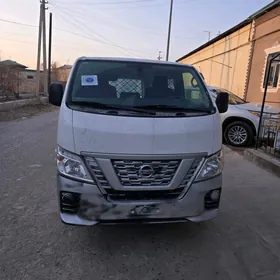 Nissan Urvan 2020