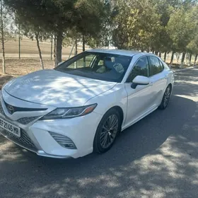 Toyota Camry 2020