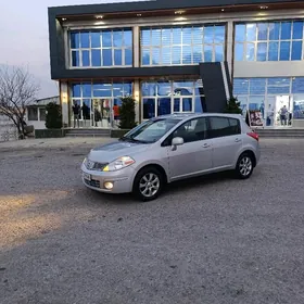 Nissan Versa 2011