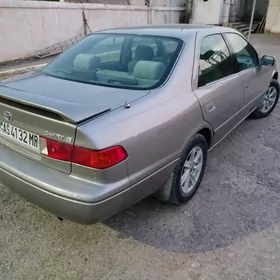 Toyota Camry 2001