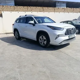 Toyota Highlander 2022