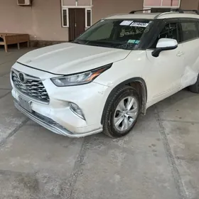 Toyota Highlander 2020