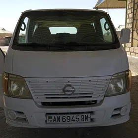 Nissan Urvan 2009