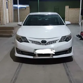 Toyota Camry 2014