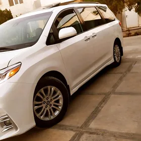 Toyota Sienna 2020