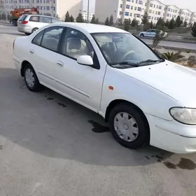 Nissan Sunny 2004