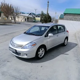 Nissan Versa 2011