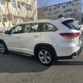 Toyota Highlander 2017