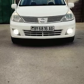 Nissan Versa 2010