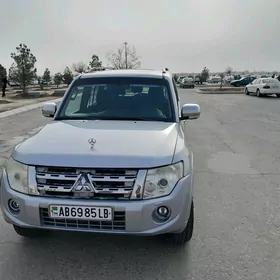 Mitsubishi Pajero 2013