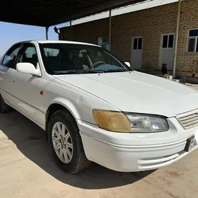 Toyota Camry 2001