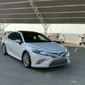 Toyota Camry 2018