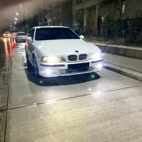 BMW E39 2002