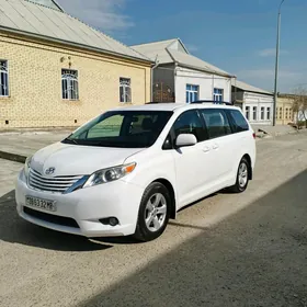 Toyota Sienna 2011