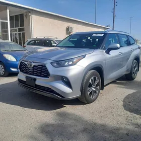 Toyota Highlander 2020