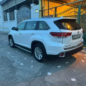 Toyota Highlander 2018