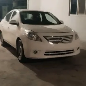 Nissan Versa 2012