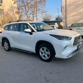 Toyota Highlander 2021