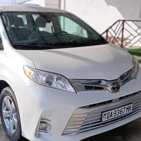 Toyota Sienna 2019