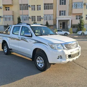 Toyota Hilux 2015