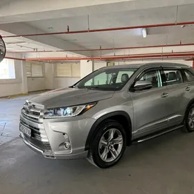 Toyota Highlander 2019