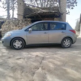 Nissan Versa 2010