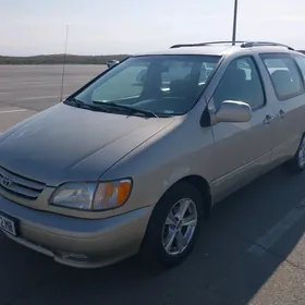 Toyota Sienna 2001