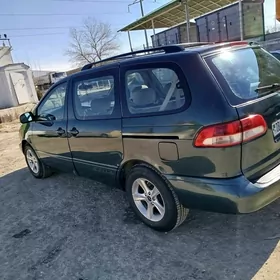 Toyota Sienna 2000