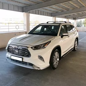 Toyota Highlander 2020