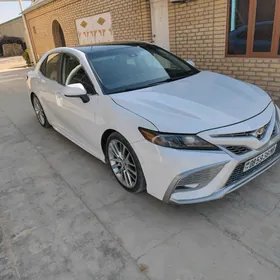 Toyota Camry 2021