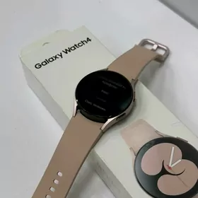 Samsung Galaxy Watch 4 rose