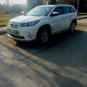 Toyota Highlander 2019