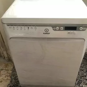 Posudomoyka Indesit