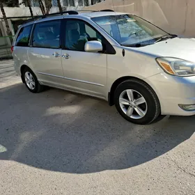 Toyota Sienna 2004