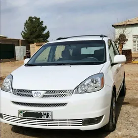 Toyota Sienna 2004