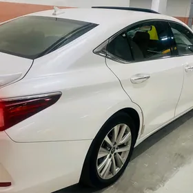 Lexus ES 350 2019